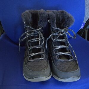 Skechers Women's Navy Quilted Winter Boots